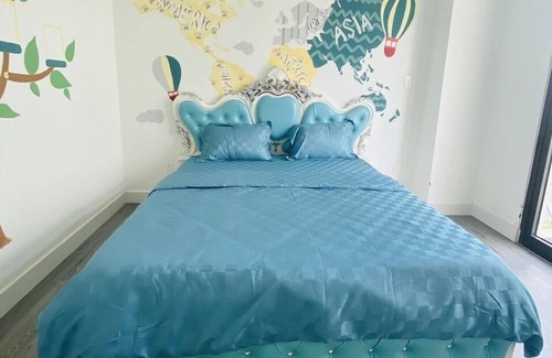 District 9 House | HoTel Aimee