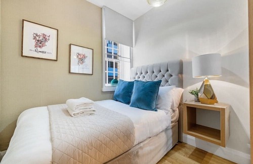 St George's Quarter Apartment | Host & Stay | Queen Square Apartment