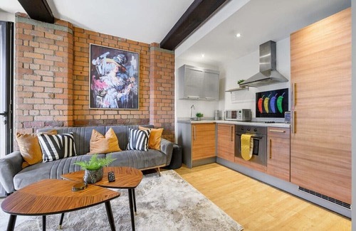 St George's Quarter Apartment | Host & Stay | Queen Square Apartment