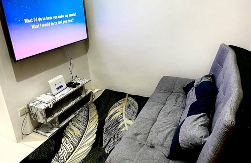 Highway Hills Condo | AESTHETIC 1 BR W/BALCONY in edsa, manila