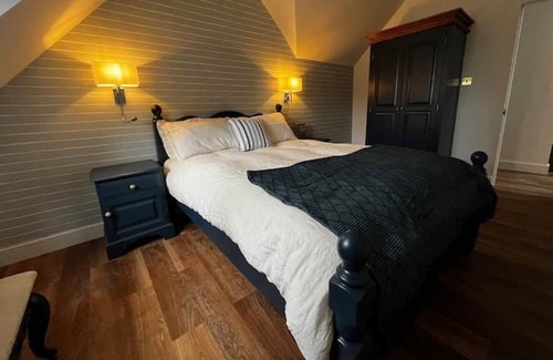 West Mersea Apartment | Secluded Retreat - in the heart of the Anchorage