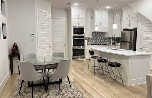 Plano House | Plano Gem Near Shops and Parks