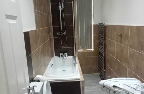Wolverhampton Apartment | Charming 2-Bed Apartment in Wolverhampton