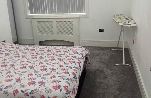 Wolverhampton Apartment | Charming 2-Bed Apartment in Wolverhampton