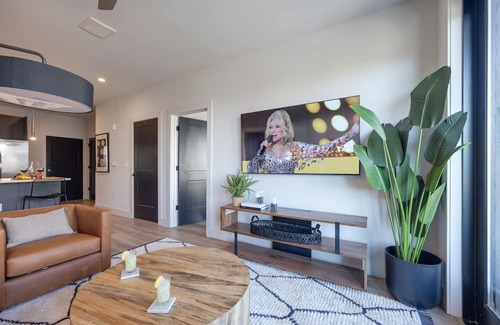 West End House | Adonis - Odyssey - Heart of Midtown