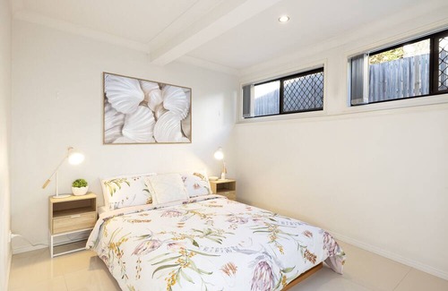 Sunnybank Apartment | Entire 1 Bedroom Place, Restaurants and Train! 21441O