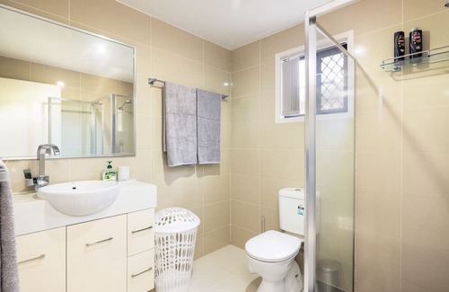 Sunnybank Apartment | Entire 1 Bedroom Place, Restaurants and Train! 21441O