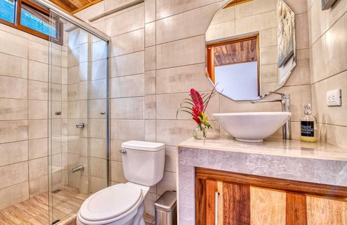 Puerto Viejo de Talamanca Apartment | lazy parrots' luxury apartment#2: ✔pool ✔beach path✔breakfast