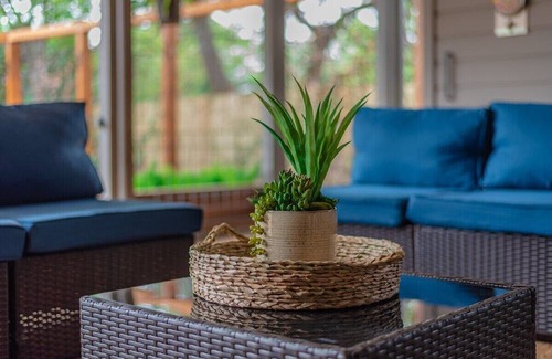 Shearer Hills - Ridgeview House | Private Jetted POOL in a Stunning House By Airport