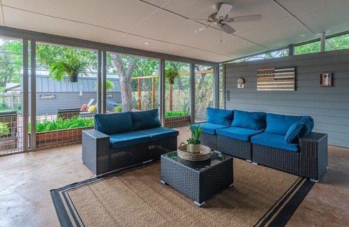 Shearer Hills - Ridgeview House | Private Jetted POOL in a Stunning House By Airport