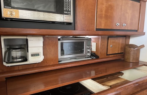 Marina del Rey Boat Rental | Have Nautical Dreams Aboard a Yacht in Marina del Rey