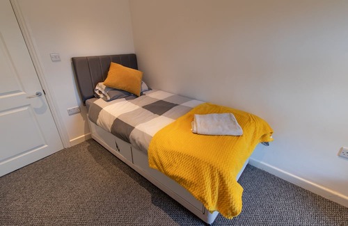 Cwmcarn House | Scenic Roots - 3 Bedroom Vacation Home