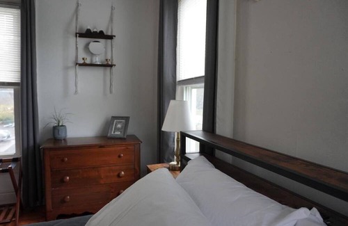 Williamstown Apartment | Quiet Williamstown apartment close to downtown. 20 Min to Jiminy Peak!