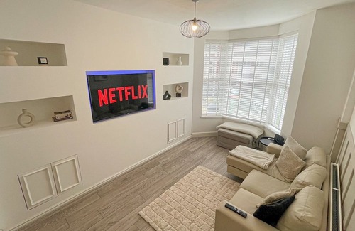Wallasey House | Pass the Keys | Fantastic modern mid-terrace in Wallasey For 5