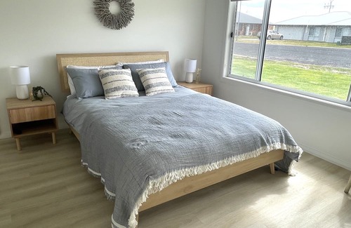 Waterhouse House | Brand new holiday home located in the Long Beach area