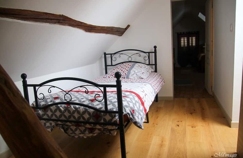 Rai House | House*Wi-fi*Yard*Park*7 Pers
