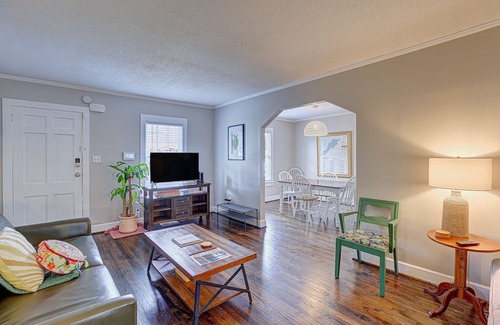 Crestline Heights House | Quiet comfy home at foot of Ruffner Mtn - 5 mins to airport, 15 mins to downtown