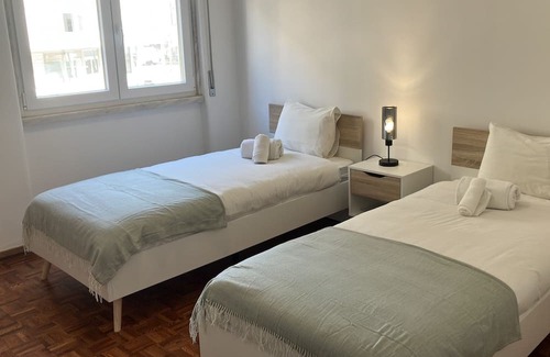 Cascais Condo | Cascais Beach Flower Apartment