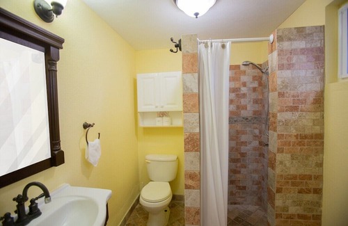 Tamuning Apartment | Beachfront 1BR - Unit 102 Ocean Villa
