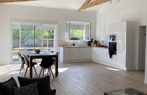 Saint-Sulpice-de-Royan House | Maison de Plein-pied Tout Confort Accueillant de 4 à 6 Personnes