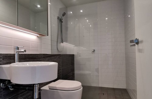 Waterloo Apartment | Fully Furnished 2B2B, all room Large Sunny, Next to station, One stop to city