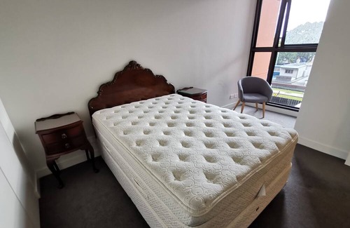 Waterloo Apartment | Fully Furnished 2B2B, all room Large Sunny, Next to station, One stop to city