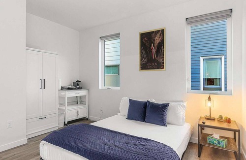 Capitol Hill Apartment | Meleys' Crimson Keep: Driftmark's Suite