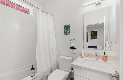 Capitol Hill Apartment | Meleys' Crimson Keep: Driftmark's Suite