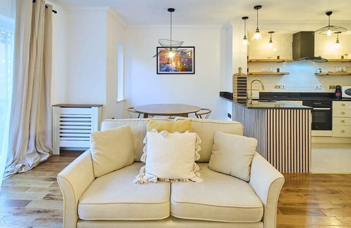 Canterbury Apartment | Host & Stay | Bellflower Mews