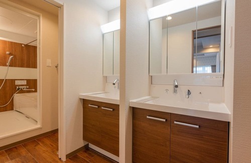 Kotoni House | New York Brooklyn Style US Economy Triple Room / Sapporo Hokkaidō