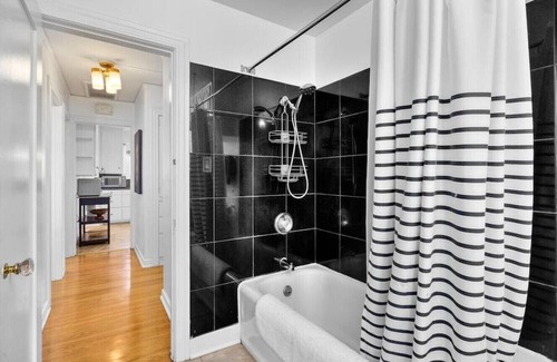 Greater Wilshire - Hancock Park Apartment | Classic Spanish Revival Duplex