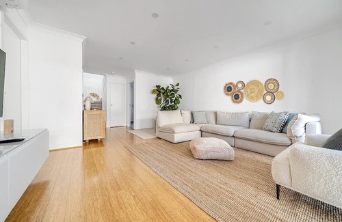 Woolooware House | Shoreline Serenity House - A Charming Cronulla Abode