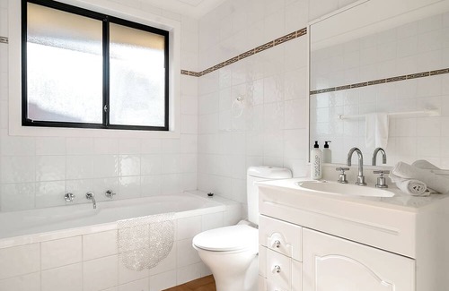 Woolooware House | Shoreline Serenity House - A Charming Cronulla Abode
