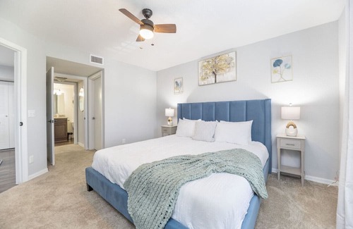 North Naples Apartment | Beautiful New Apt only 10 minutes to the Beach!