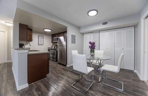 North Naples Apartment | Beautiful New Apt only 10 minutes to the Beach!