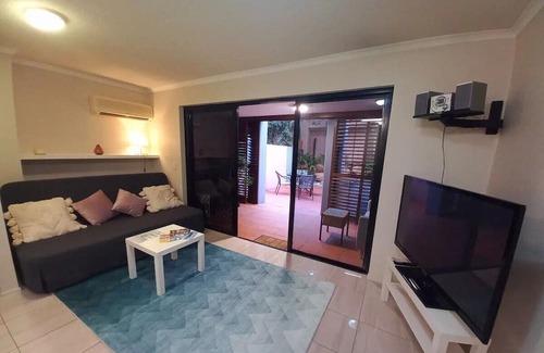 Spring Hill Apartment | Parking, Wi-Fi, Court yard