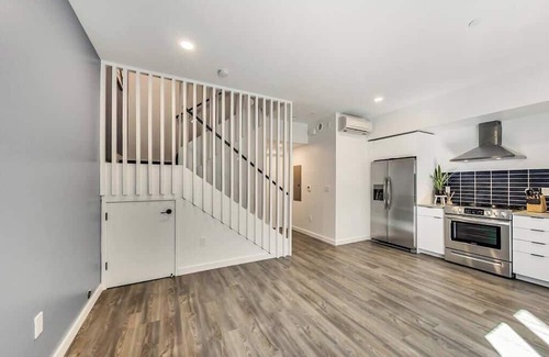 Downtown Oakland Apartment | New Studio Suite Near Laney College!