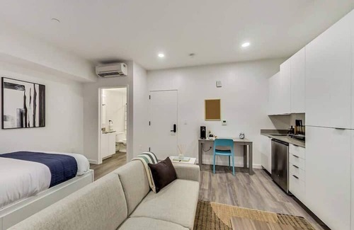 Downtown Oakland Apartment | New Studio Suite Near Laney College!