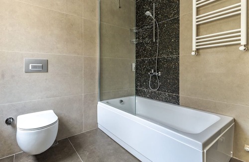 Beylerbeyi Apartment | Sea View Flat w Balcony Near Beylerbeyi Palace