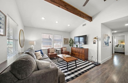 Galveston House | 5 Pirates Getaway by BeachBox | Close to Gulf