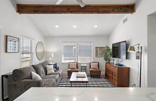 Galveston House | 5 Pirates Getaway by BeachBox | Close to Gulf