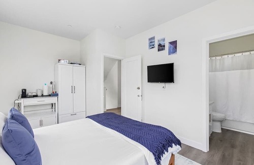 Capitol Hill Apartment | Vhagar's Valyria's Vista