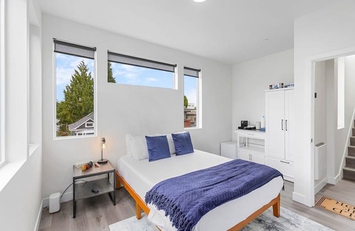Capitol Hill Apartment | Vhagar's Valyria's Vista