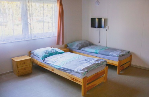 Hradec Kralove House | Beautiful apartment in villa for 12 guests with WIFI, TV, patio, pets allowed and parking