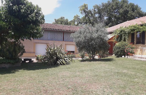 Seissan Bed & Breakfast | Bed and breakfast in restored Gascon house 2 km from shops.