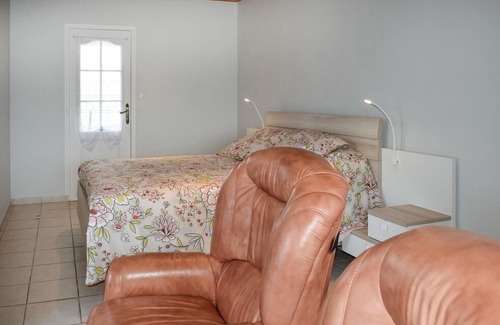 Quemperven House | Cozy Home In Quemperven With Wifi