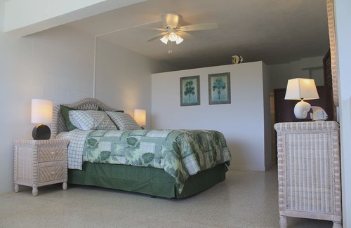 Judith's Fancy Apartment | Spectacular “Seabreeze” ViewnCHECK FOR SPECIAL WEEKLY & MONTHLY DISCOUNTS