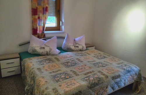 Groitzsch Apartment | Apartment in the countryside in a small town in the south of Leipzig for up to 4 people