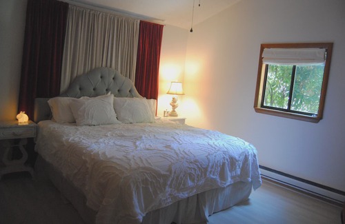 Maggie Valley Ski Chalet | The" Hawks Nest" offers the Best Views In The Valley