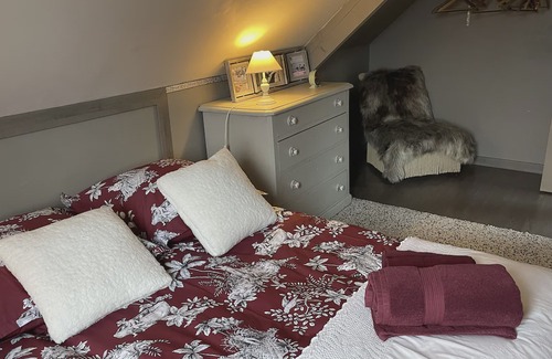 Buhl Cottage | Cottage in the forest with heated pool from May to October